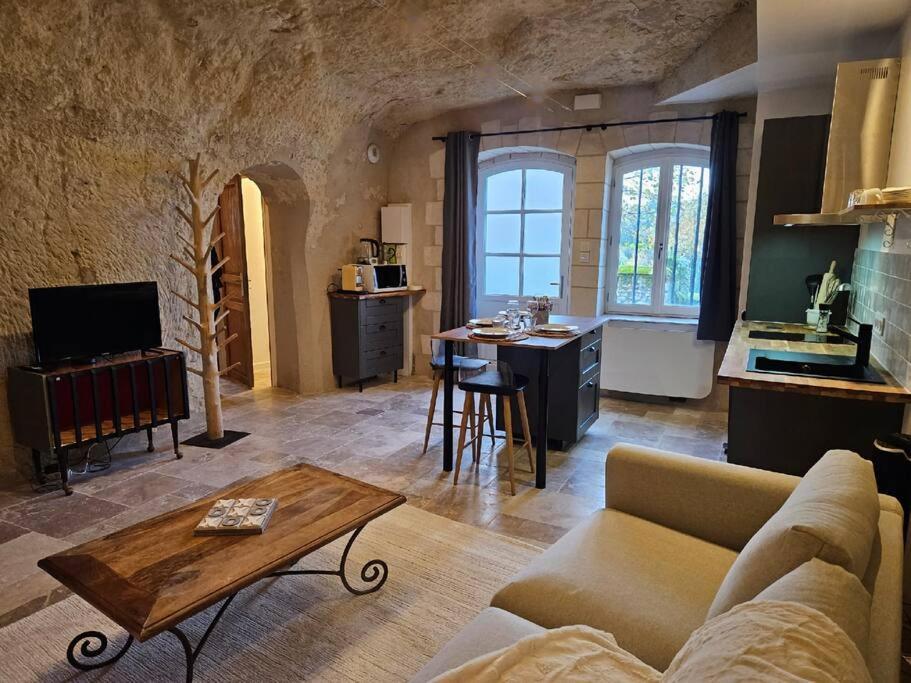 Charmante Maison Troglodyte Loire Valley Rochecorbon Exterior foto